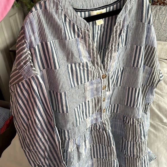 Oversized patch blue top - Picture 2 of 3